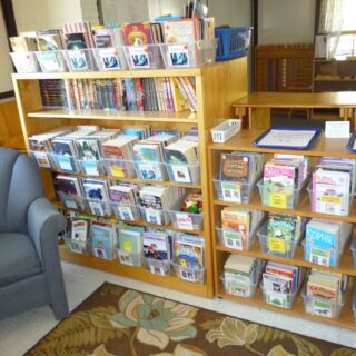 montessori-shelves